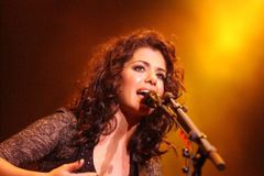 Britská písničkářka Katie Melua má pražskou premiéru