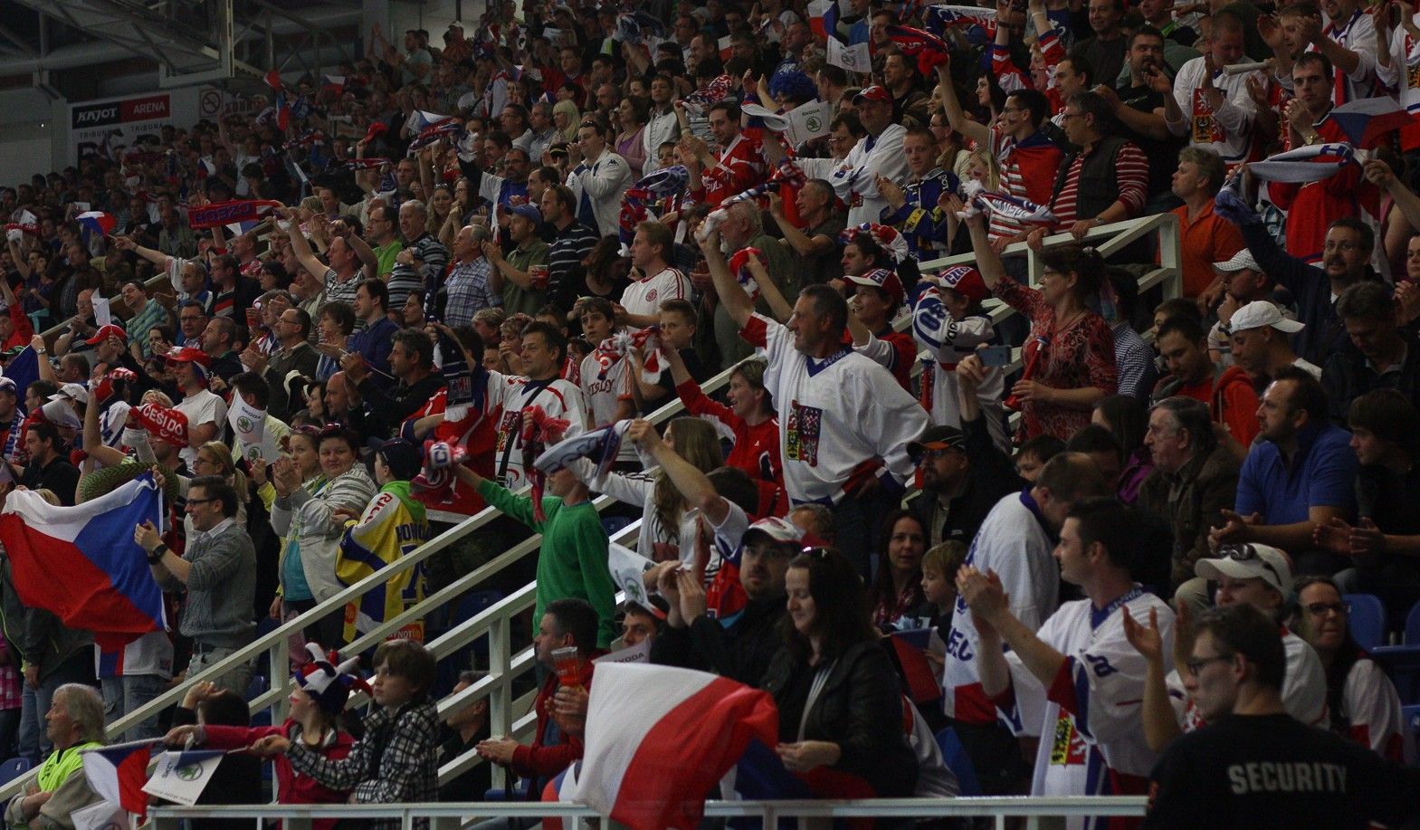 Hokej, České hokejové hry, Česko - Finsko: fanoušci