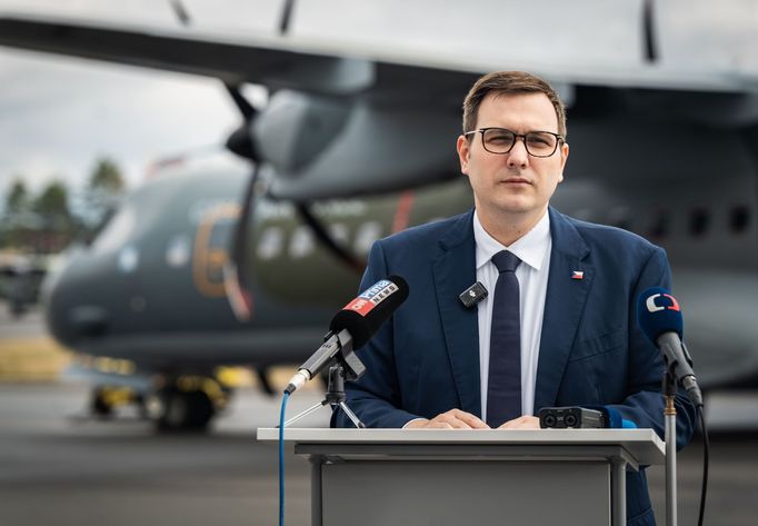 Ministr zahraničních věcí Jan Lipavský před odletem na setkání šéfů diplomacie v Kodani