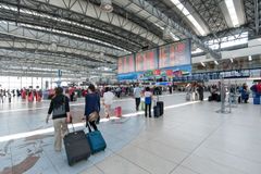 Češi míří na dovolenou stále častěji letecky. I díky rostoucím příjmům