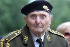 Zemřel veterán Stanislav Hnělička, který sám zajal celé družstvo německých vojáků