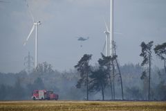 Požár na východě Německa se rychle šíří. Muselo se evakuovat už na 600 lidí