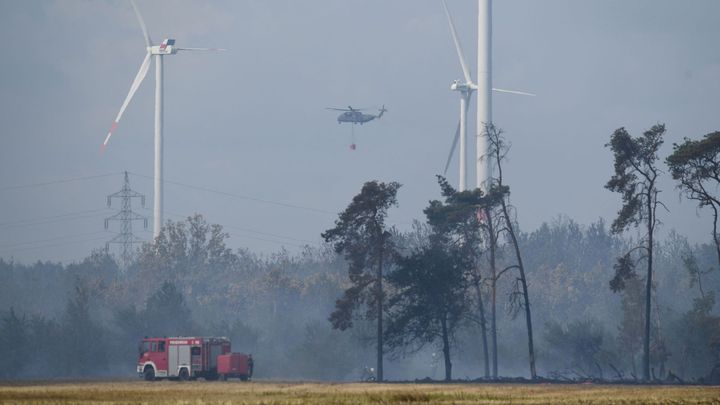 Požár na východě Německa se rychle šíří. Muselo se evakuovat už na 600 lidí; Zdroj foto: Reuters