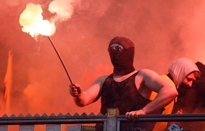 Fanoušci Borussie Dortmund při vestfálském derby