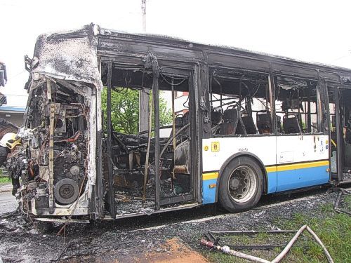Požár městského autobusu v Ostravě - Hošťálkovicích