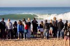 Přístavní městečko na západním výběžku Portugalska je surfovou Mekkou. Každý rok na podzim se zde ve vlnách ztrácí světová surfařská elita.