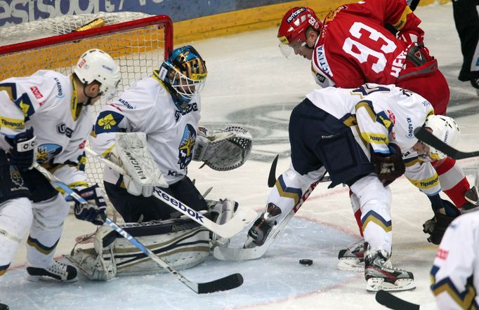 Hokej, extraliga, Slavia - Kladno: Tomáš Hertl (93) - Jan Chábera