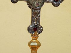 Neznámý pachatel ukradl z hlavního kostela v Liberci vzácný kříž z 19. století s ostatky sv. Antonína Velikého.