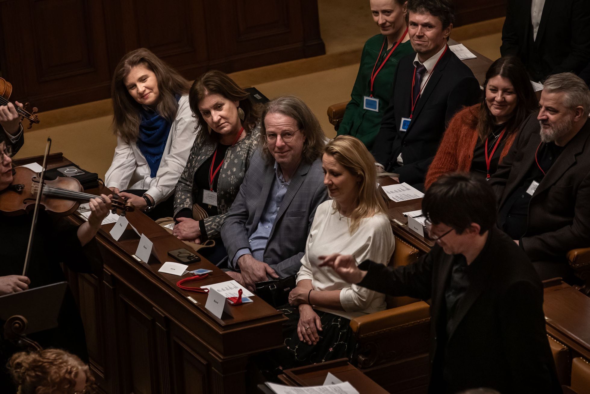 Opera v jednacím sále poslanecké sněmovny, zpívá Vojtěch Dyk a Simona Šaturová