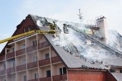 V Ústí vyhořel hotel spjatý s večírky špiček ČSSD