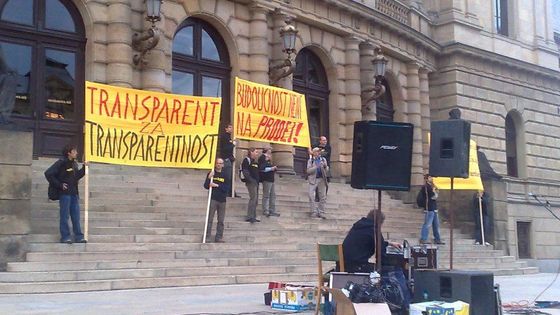 Stovky lidí protestovaly za podporu vědy