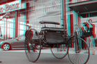 Benz Patent Motorwagen poprvé otestovala tajně manželka vynálezce na 180km dlouhé trase v srpnu 1886. Tříkolka je poháněna lehkým benzinem do zapalovačů, dosáhne rychlosti až 16km v hodině a sežere cca 10 litrů na 100km. Jedna z 60 replik unikátního vozu je k mání za pouhých 1,6 milionu korun.