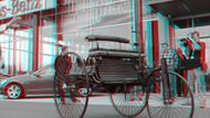 Benz Patent Motorwagen poprvé otestovala tajně manželka vynálezce na 180km dlouhé trase v srpnu 1886. Tříkolka je poháněna lehkým benzinem do zapalovačů, dosáhne rychlosti až 16km v hodině a sežere cca 10 litrů na 100km. Jedna z 60 replik unikátního vozu je k mání za pouhých 1,6 milionu korun.