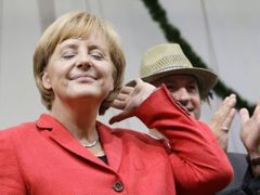 Ani Angela Merkelová už není hvězdou, jakou bývala dřív. S potížemi Guida Westerwelleho se ale její problémy nedají srovnávat. 