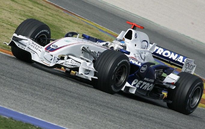 Robert Kubica řídí monopost F1.08 stáje BMW Sauber pro sezonu 2008.