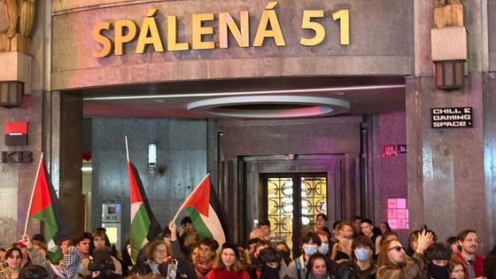 Praha, demonstrace Národní třída, Palestina, protest, blokáda, doprava, policie