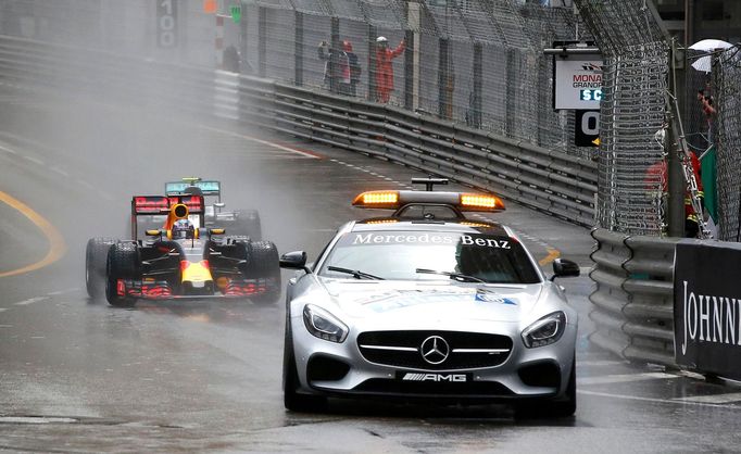 F1, VC Monaka 2016: Safety Car a  Daniel Ricciardo, Red Bull