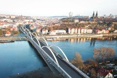 Takto se promění železniční most na pražské Výtoni. Přibude třetí kolej i zastávka