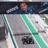 Lewis Hamilton v Mercedesu během Velké ceny Španělska 2021