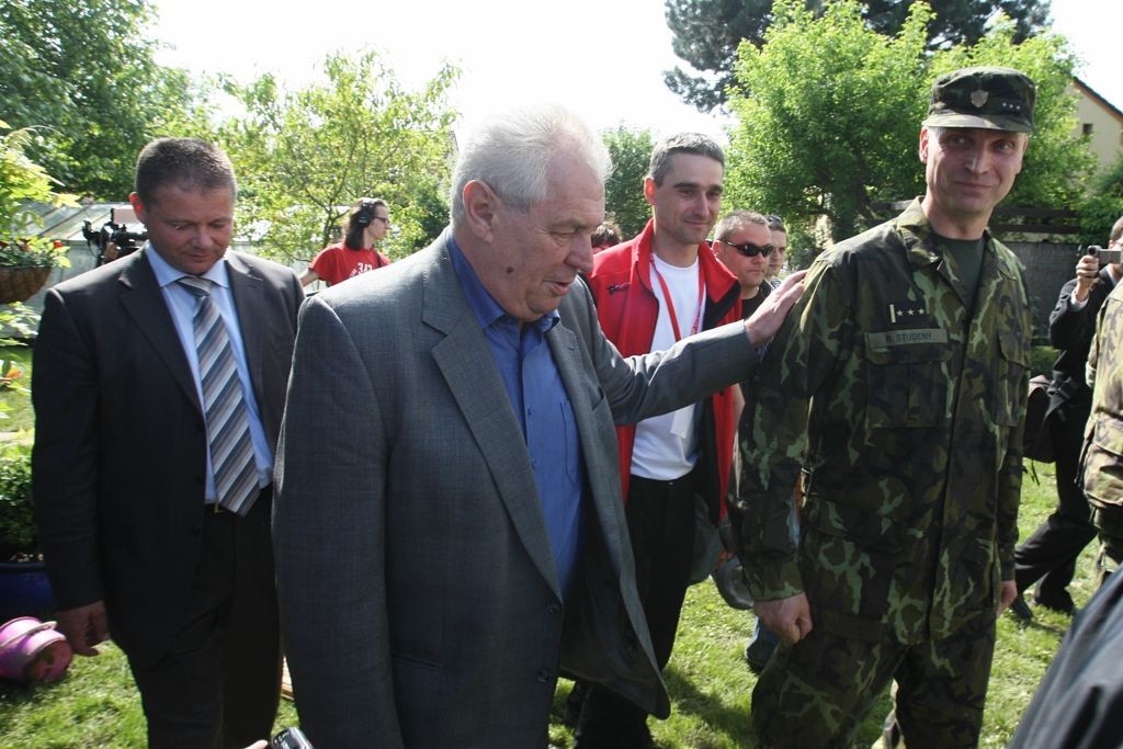 Prezident navštívil Lahovičky postižené povodní