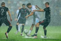 Dnešek nám nevyšel a v lijáku se tomu nedalo říkat fotbal, posteskl si Vydra