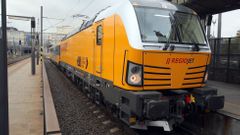 Lokomotiva Siemens Vectron v barvách RegioJetu