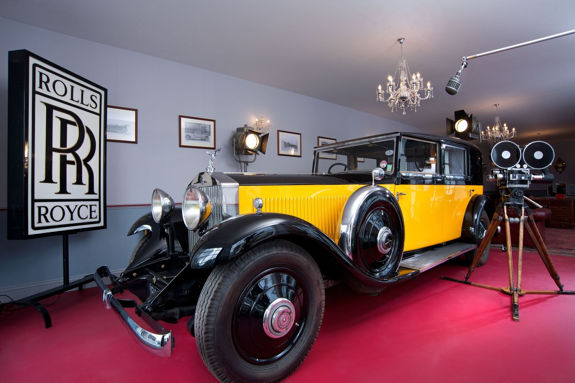 Žlutý Rolls-Royce