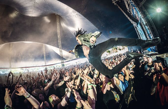 Vystoupení kapely Crossfaith na loňském ročníku Rock for People.