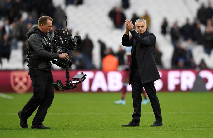 Soccer Football - Premier League - West Ham United v Tottenham Hotspur - London Stadium, London, Britain - November 23, 2019  Tottenham Hotspur manager Jose Mourinho appl