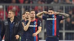 Smutní hráči Viktorie Plzeň po zápase na Bayernu