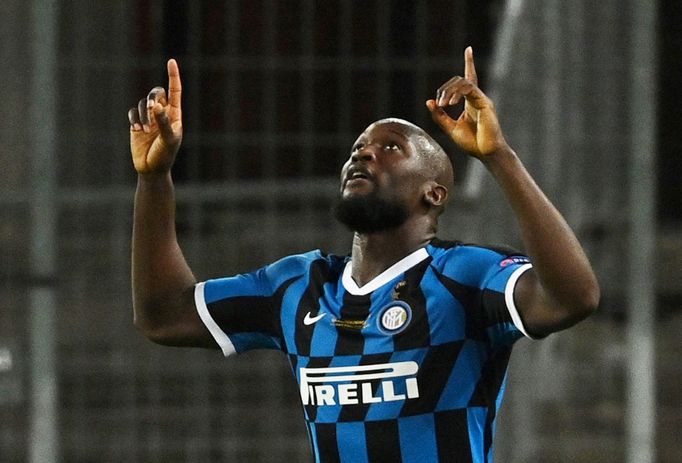 Romelu Lukaku slaví gól ve finále EL Sevilla - Inter Milán