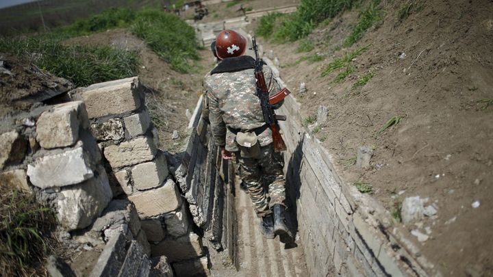 Při střetech s Arménií zemřelo sedm ázerbájdžánských vojáků, oznámilo Baku; Zdroj foto: Reuters