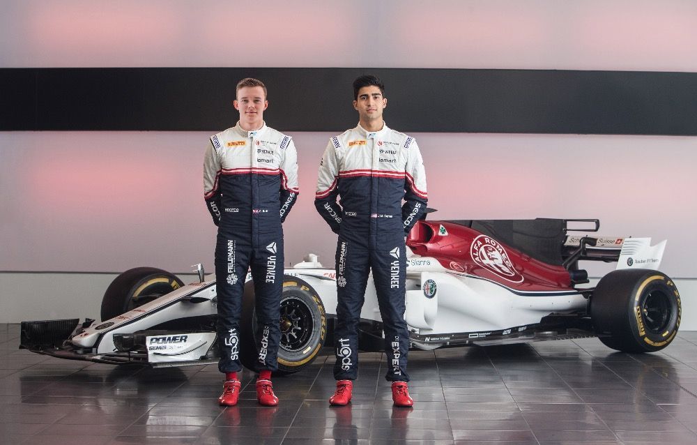 Callum Ilott  a Juan Manuel Correa, piloti Sauber Junior Teamu, kteří pojedou za stáj Charouz Racing System ve Formuli 2