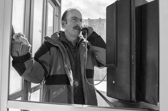 Bob Odenkirk jako Saul Goodman.