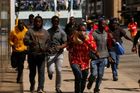 Demonstranti v Zimbabwe vyšli i přes zákaz do ulic, policie použila slzný plyn