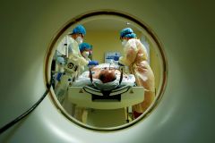 Jste nebezpeční sousedé. Německý novinář vysvětluje, proč kritizoval Česko kvůli viru