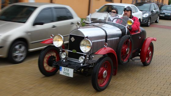 Sraz vozů Rolls-Royce a Bentley u Prahy