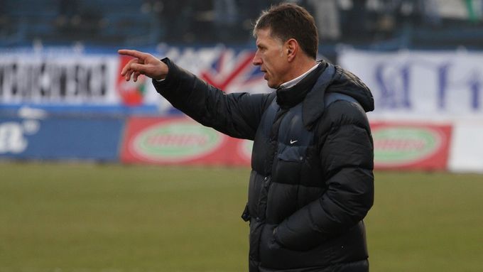 Jaroslav Šilhavý přiznal, že se jeho tým nevzdává boje o titul, podle něj mají ale Sparta a Plzeň oproti Jablonci výhodu v širším kádru.