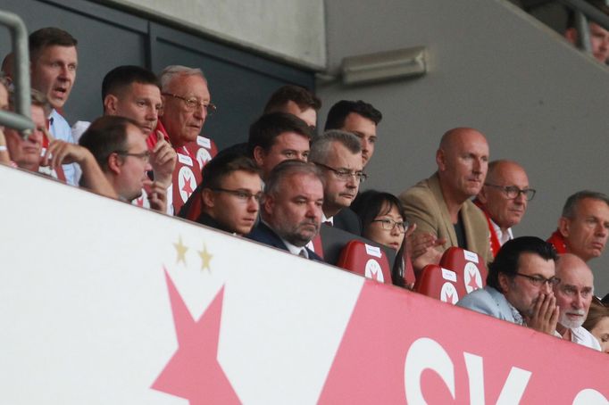 Jaroslav Tvrdík na tribuně při odvetě 4. předkola EKL Slavia - Čenstochová