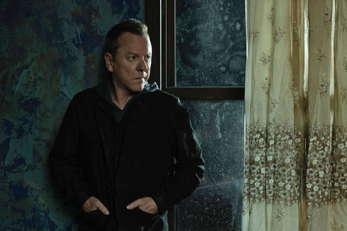 Kiefer Sutherland jako John Weir.