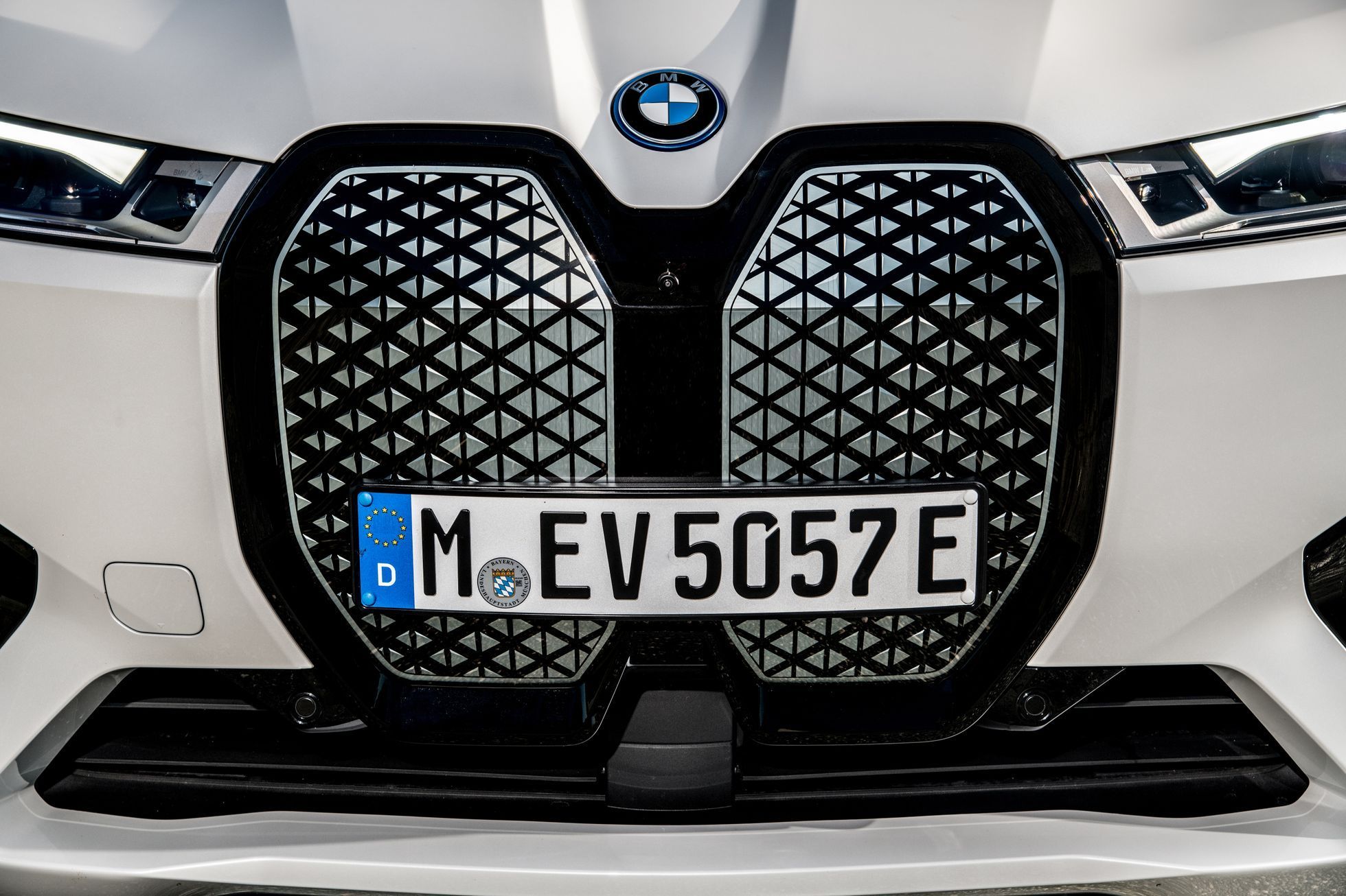 BMW iX