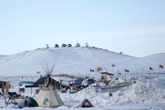 Boj o posvátnou půdu neskončil. Nikam neodcházíme, vzkazují Trumpovi indiáni ze Standing Rock