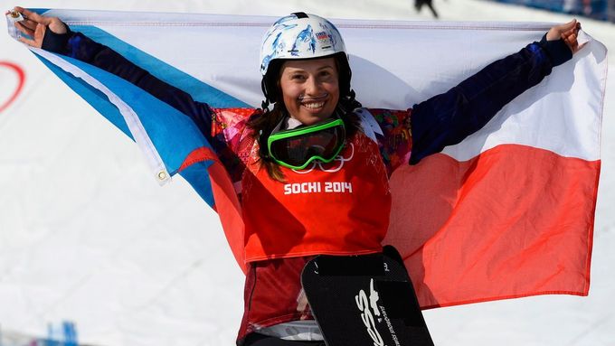 Podívejte se na fotogalerii z nedělních snowboardových závodů v Krasnaje Poljaně, při nichž Eva Samková získala první české zlato.
