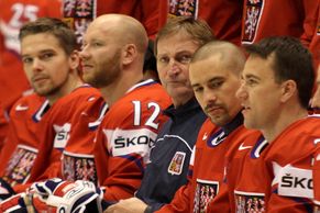 FOTO Jako modelky. Čeští hokejisté se fotili na plakát