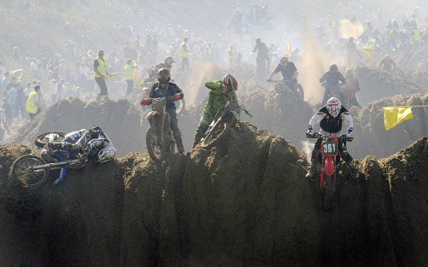 Šílení motorkáři