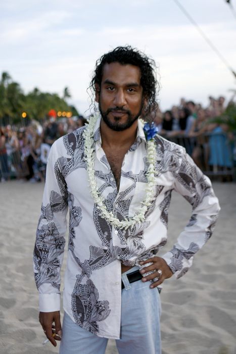 Naveen Andrews (Sayid) na premiéře seriálu Lost 3