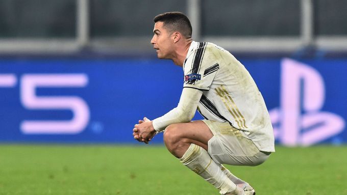 Zklamaný Cristiano Ronaldo po osmifinále Ligy mistrů 2021.