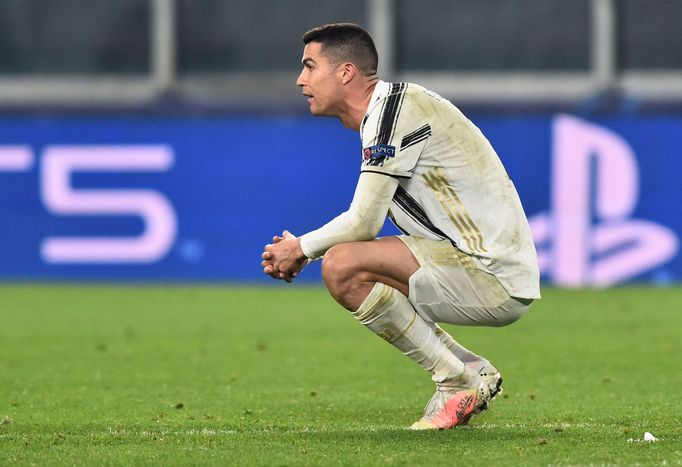 Zklamaný Cristiano Ronaldo po osmifinále Ligy mistrů 2021.