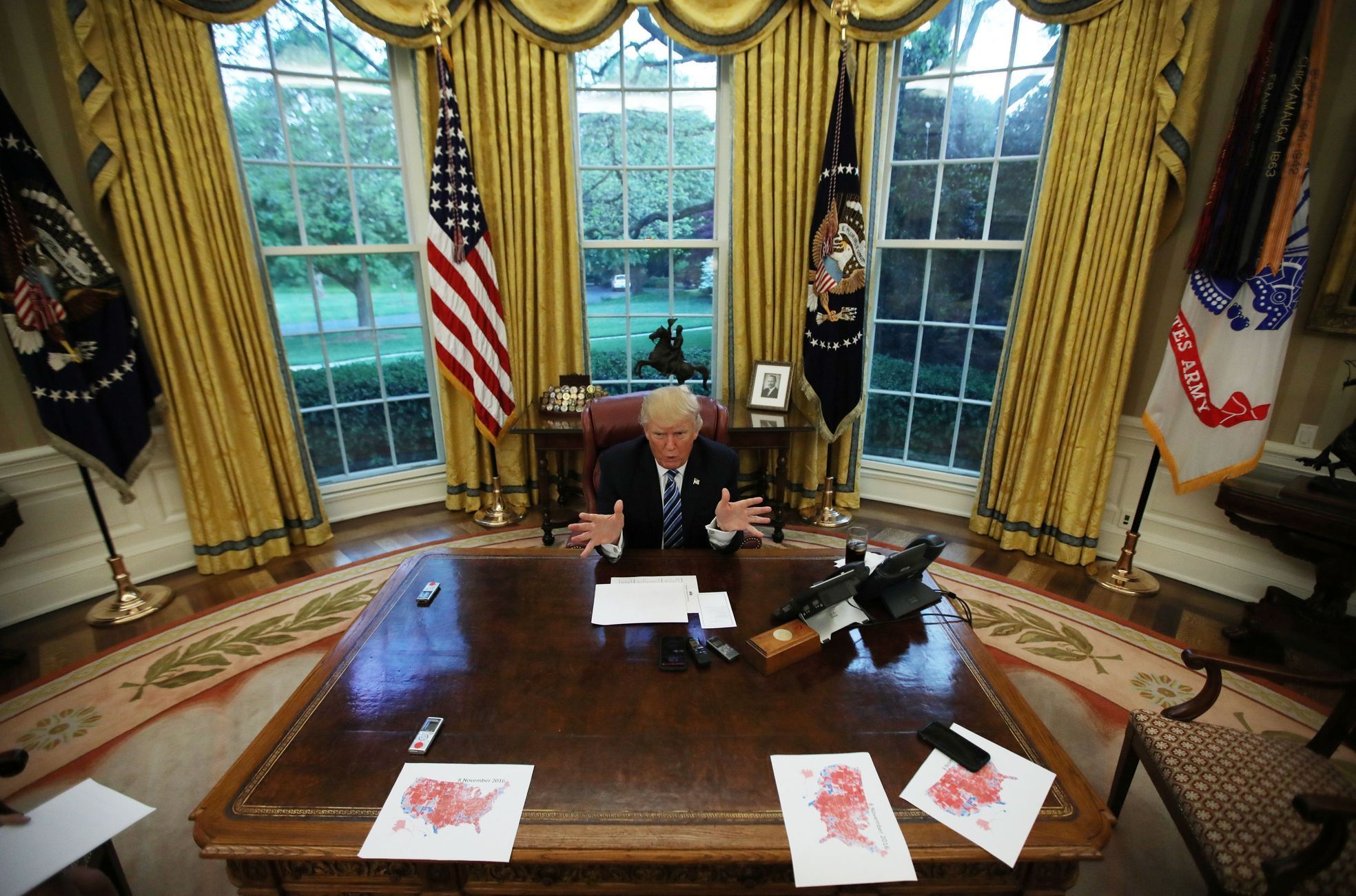 Donald Trump, USA, prezident, Bílý dům, oválná pracovna, oval office