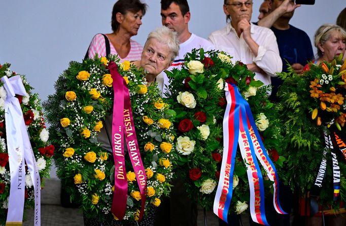 Rozloučení s hercem Jiřím Krampolem se konalo v pátek ve smuteční síni strašnického krematoria v Praze.